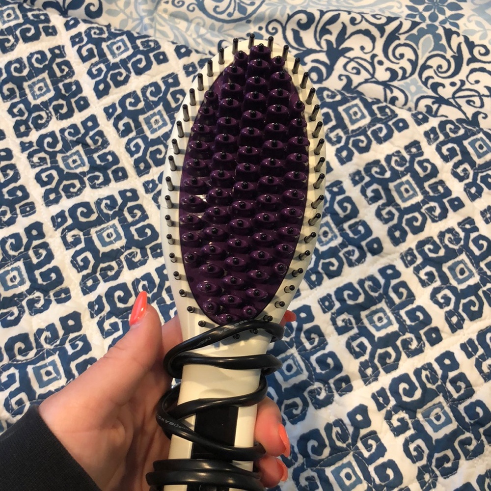 Hairbrush straighten